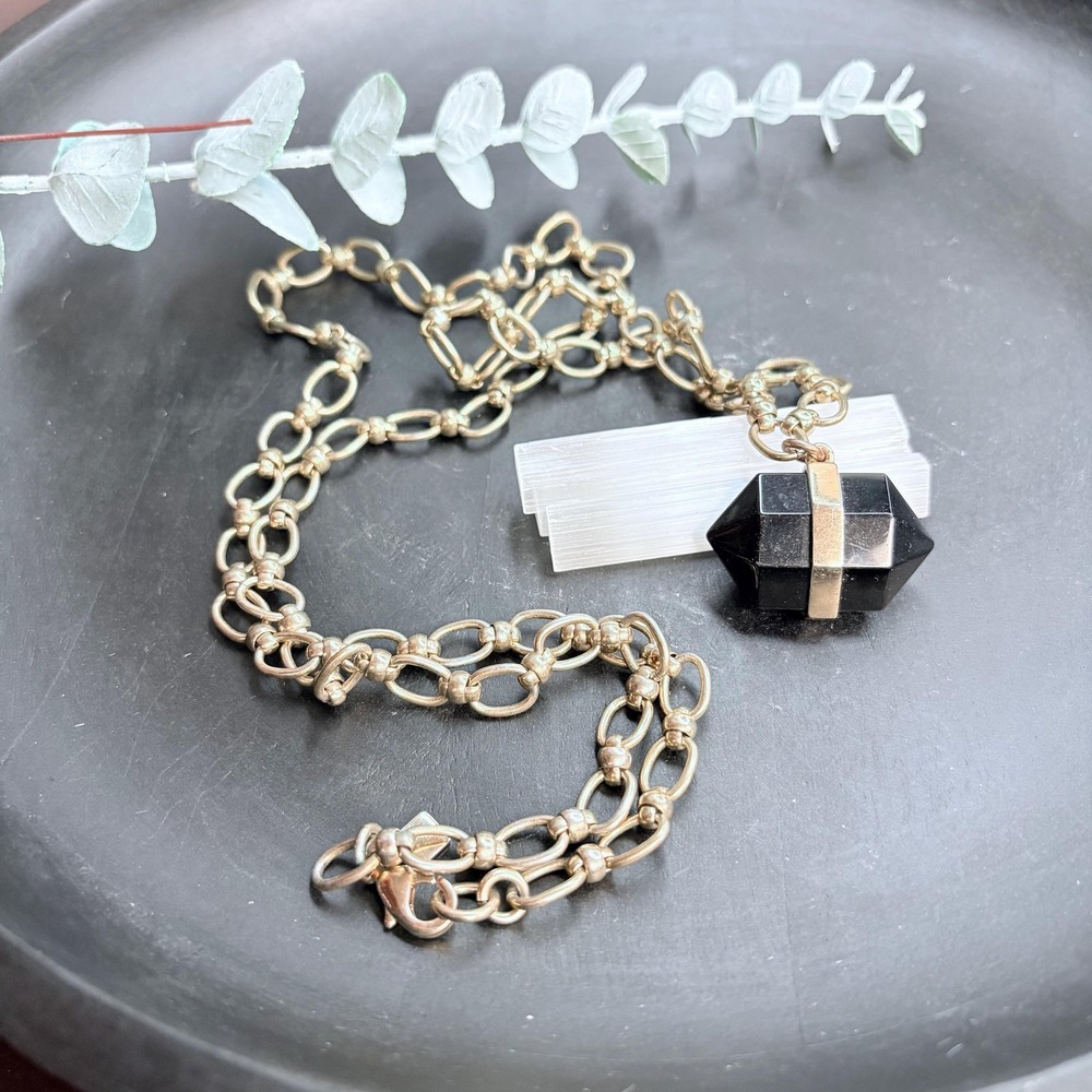 Banana Republic Black Prism Pendant Necklace | Gold Tone‎ Link Chain Glass Charm